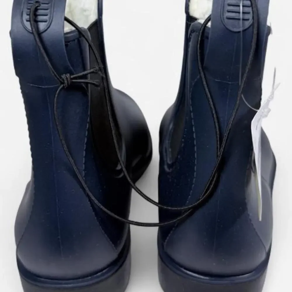 NWT Chelsea Rain Boots Women’s 9 Navy Blue Fleece Lined Ankle Booties